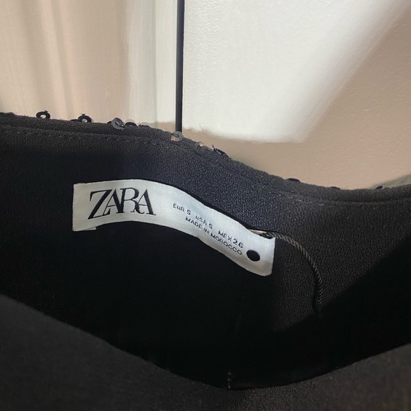 Zara Embroidered Yoke Mini Sequin Dress
Limited Edition in Black / Green - Picture 11 of 13